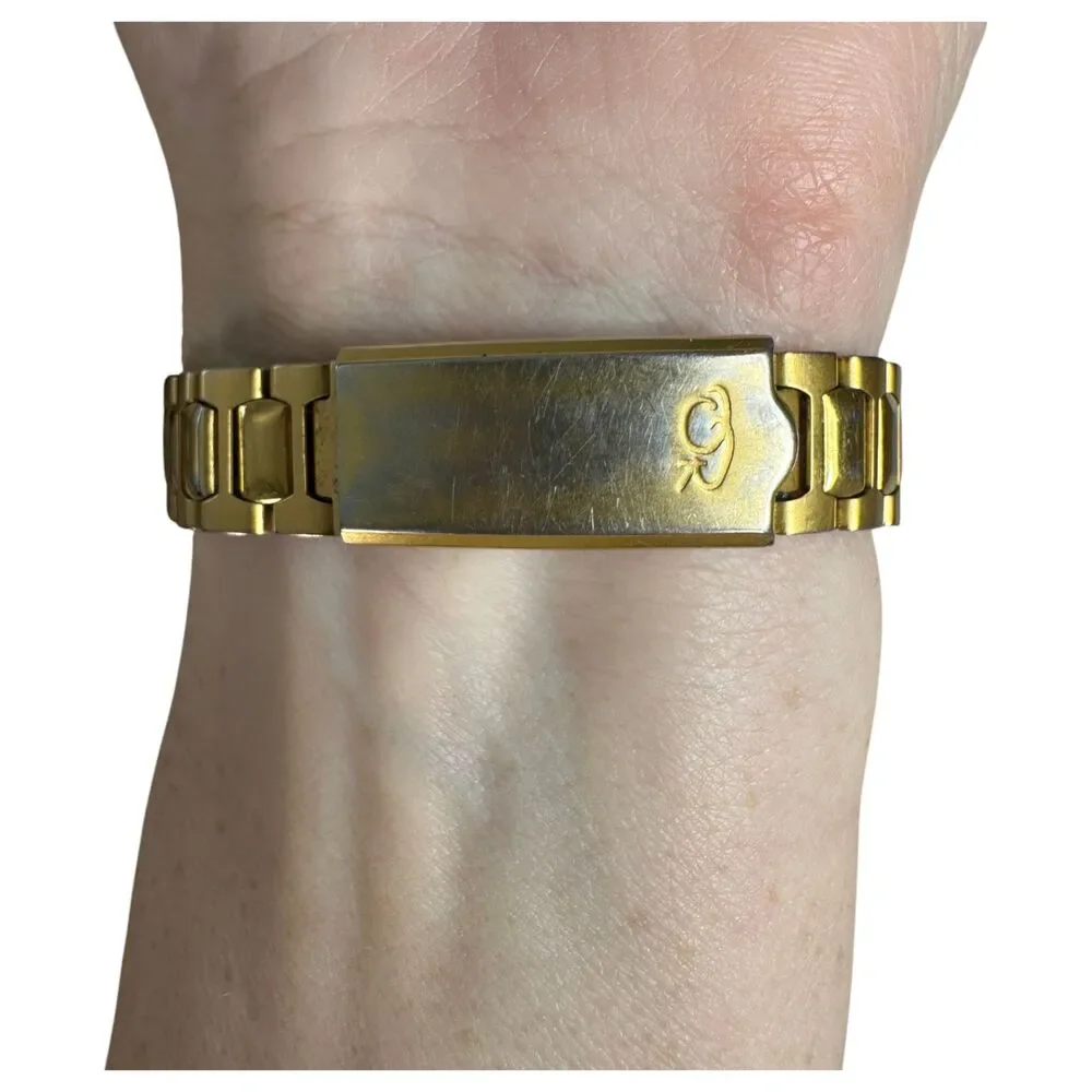 Oscar de la Renta Studio Watch Gold Tone Women's - Needs battery